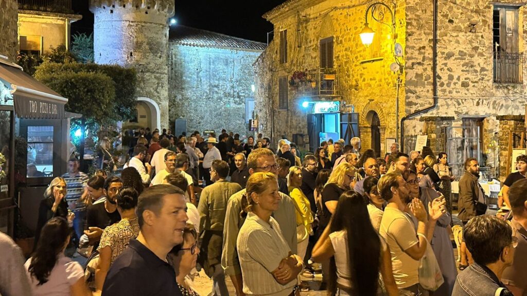 Vatolla, gran finale per la Festa della cipolla: premiato lo chef Daniele Binario