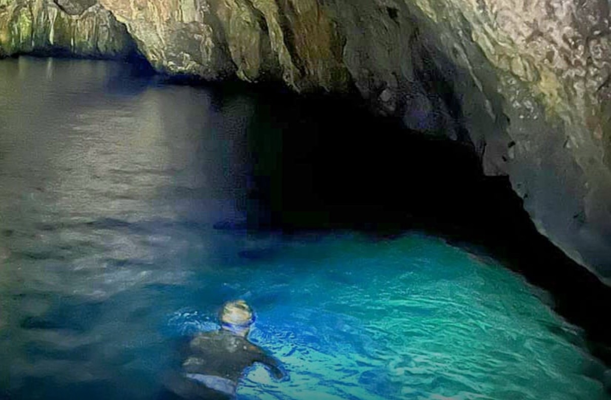 Esplorando la Grotta Azzurra di Palinuro con Marco Cammardella