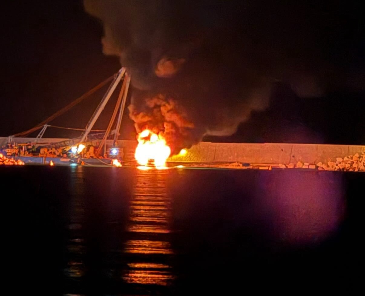 Sapri, yacht affonda dopo l’incendio: il Pershing di 24 metri finisce a 60 metri di profondità