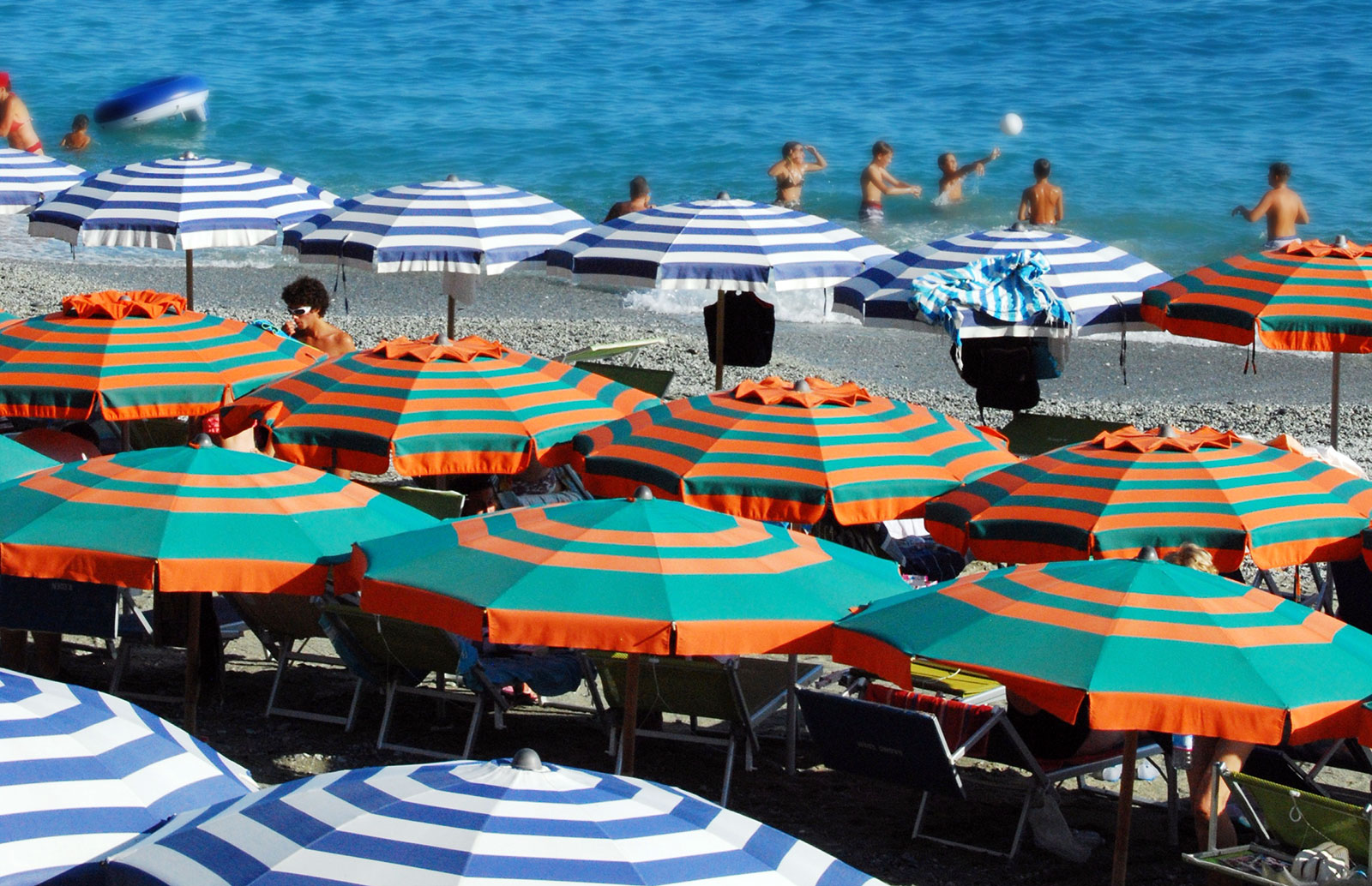 Capaccio Paestum, malore in spiaggia: paura per una 16enne