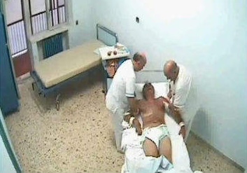 Franco Mastrogiovanni, 16 anni dopo la morte: il maestro “più alto del mondo” legato a un letto per 87 ore