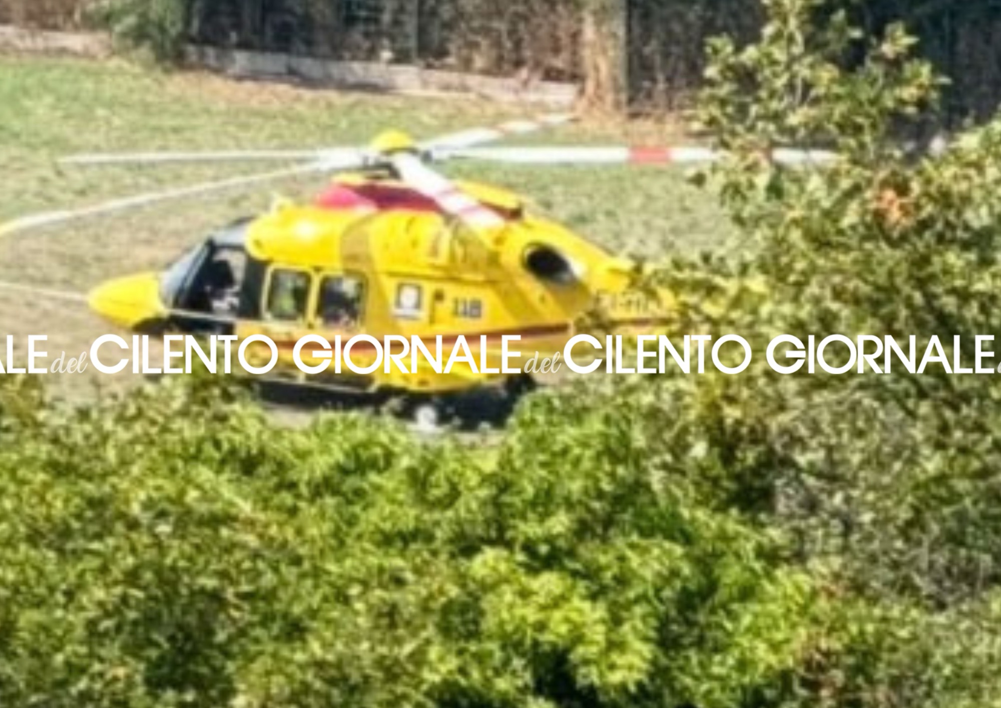 Grave incidente a San Mauro Cilento: coppia in moto contro auto, marito elitrasportato in condizioni critiche