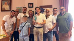 Simbolo di accoglienza e speranza: Sant’Angelo a Fasanella riceve la sua Statua della libertà