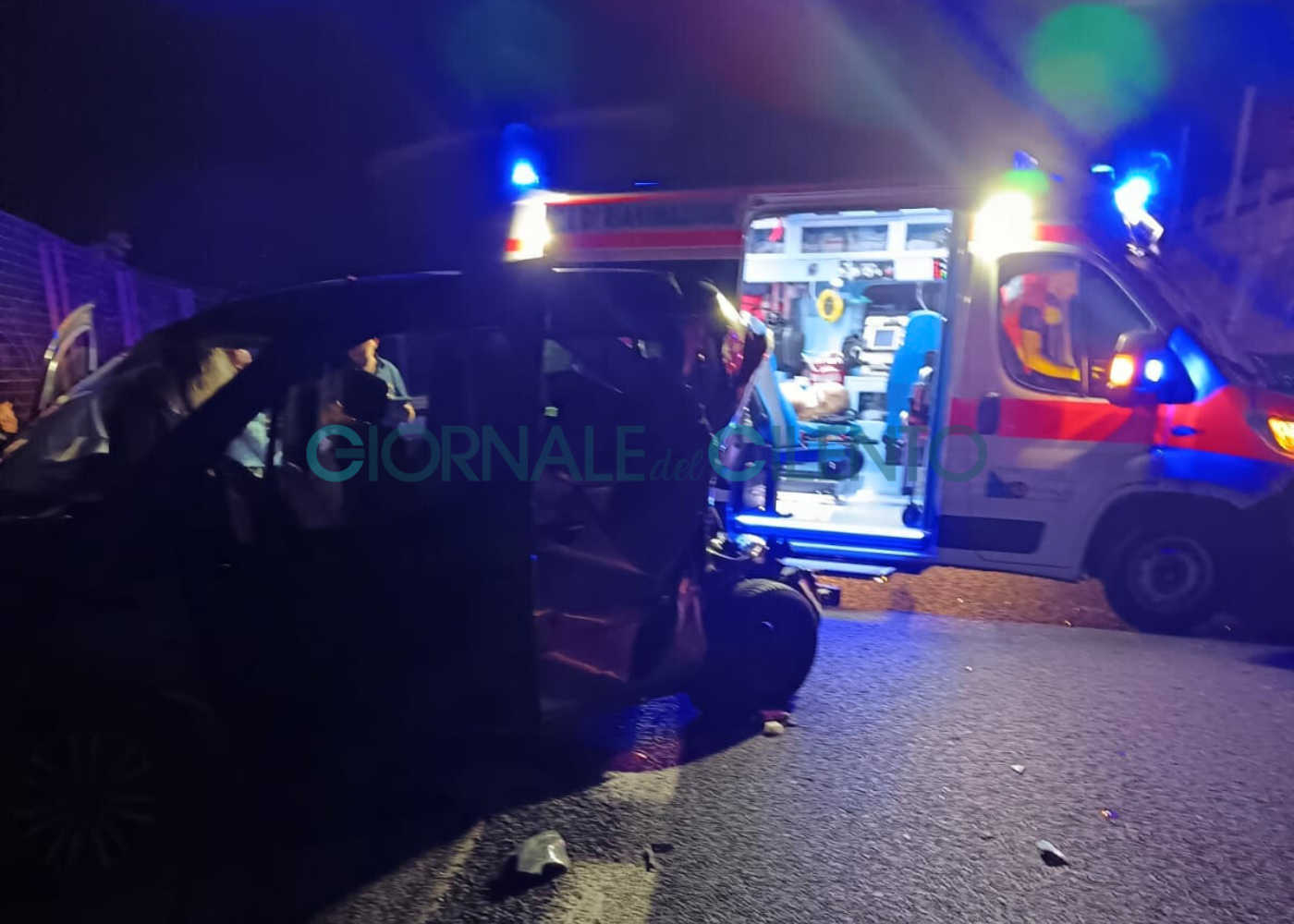 Incidente in autostrada, due auto coinvolte a pochi metri dall’uscita di Salerno