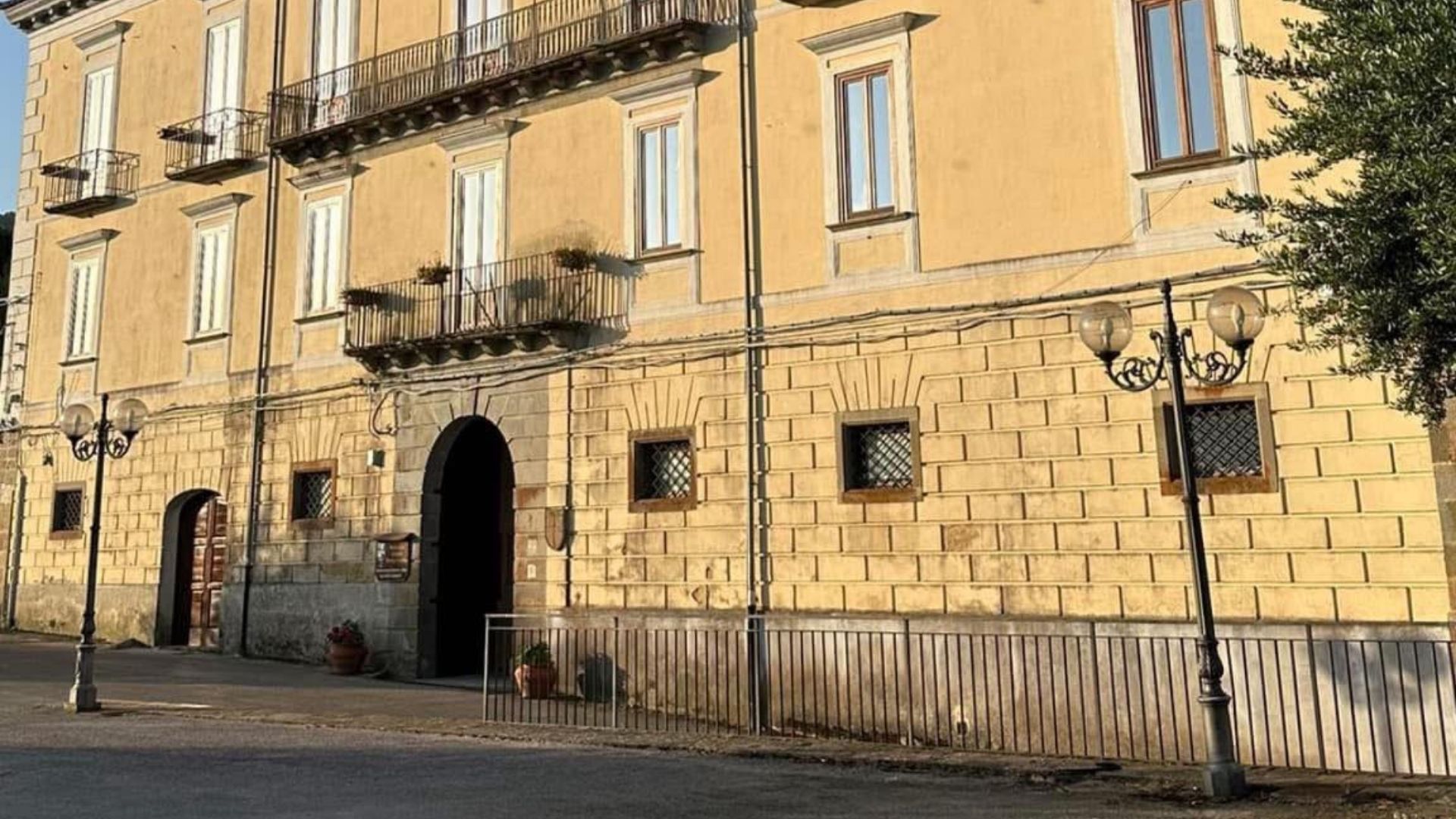 Dipendenti costrette a scegliere tra lavoro e consiglio comunale: caos Comunità montana Alento Monte Stella
