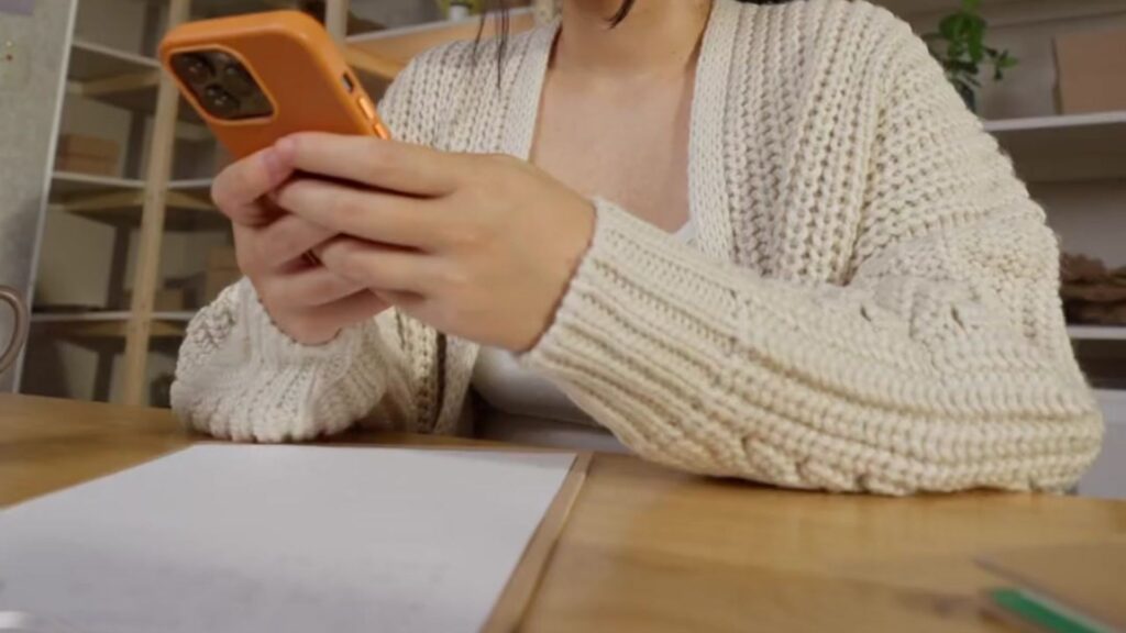 A scuola senza smartphone, la novità si inserisce in una tendenza più ampia: il digital detox