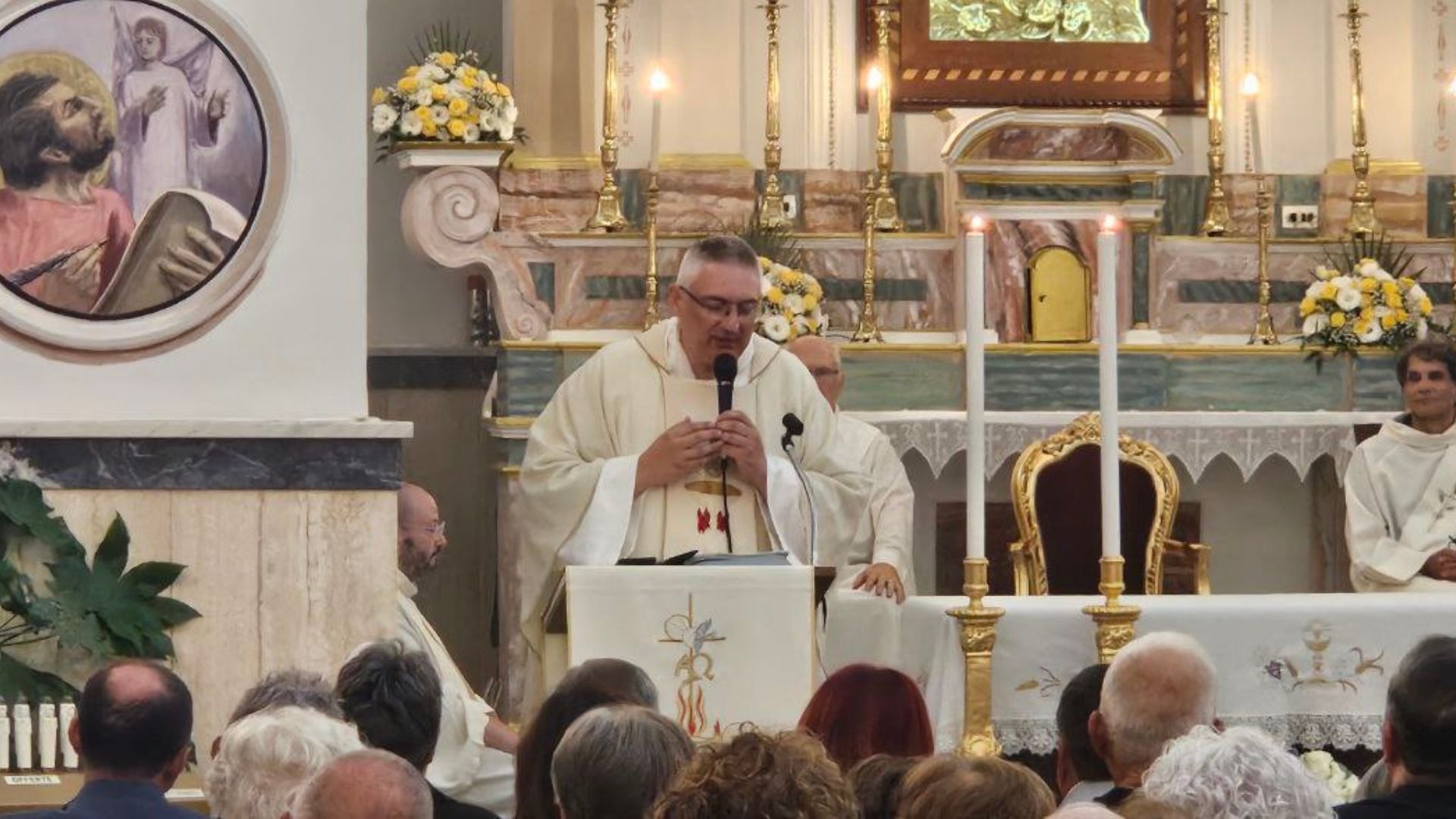 Monte San Giacomo, la comunità ha celebrato i 25 anni di sacerdozio di don Vincenzo Gallo