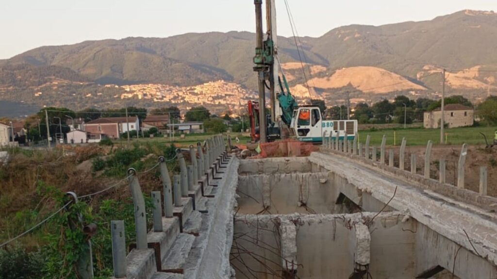 Ponte Caiazzano, la Provincia: «Lavori regolarmente ripresi»
