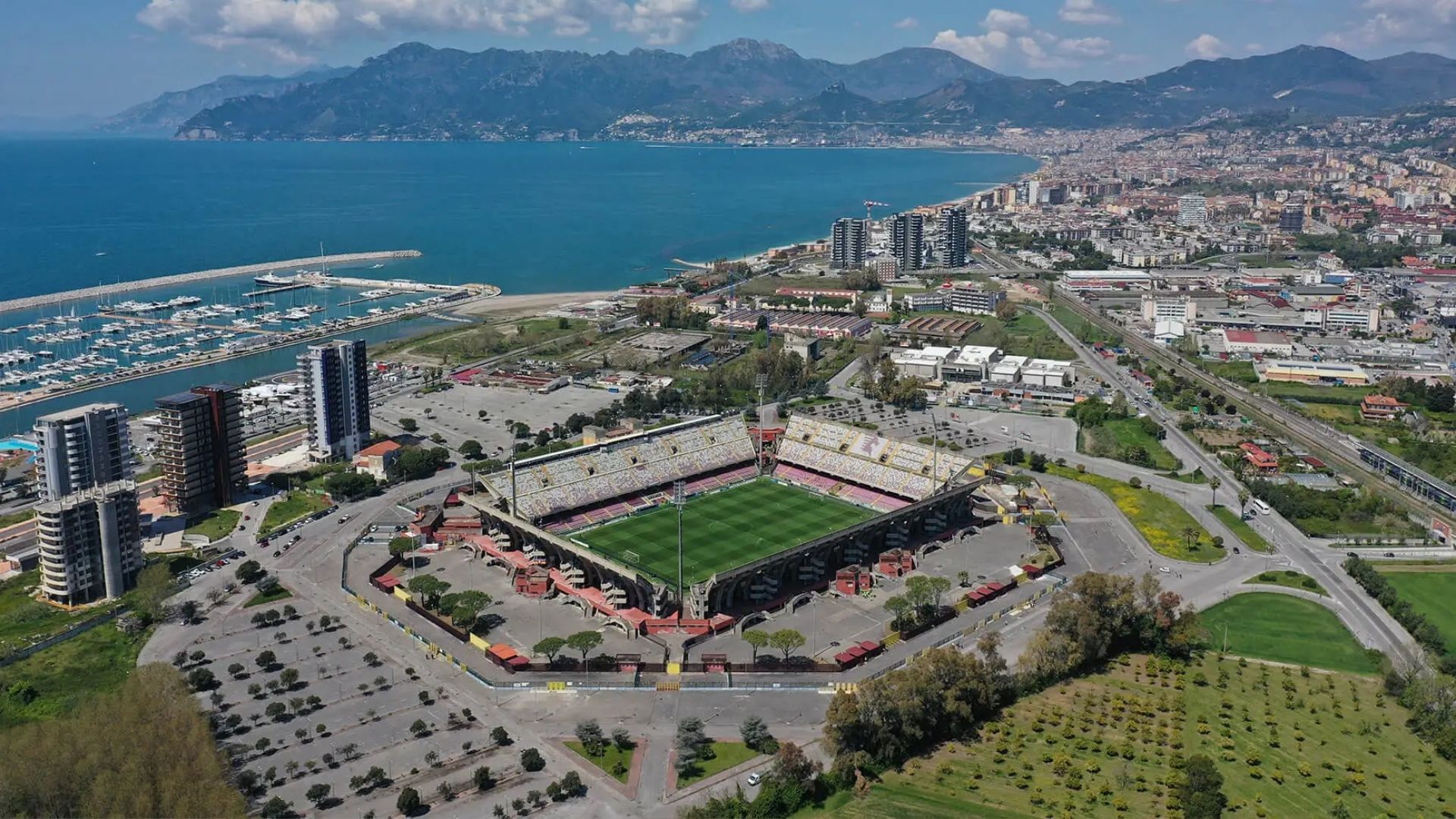 Arechi tra gli impianti idonei per Euro 2032: il sindaco di Salerno scrive a Gravina