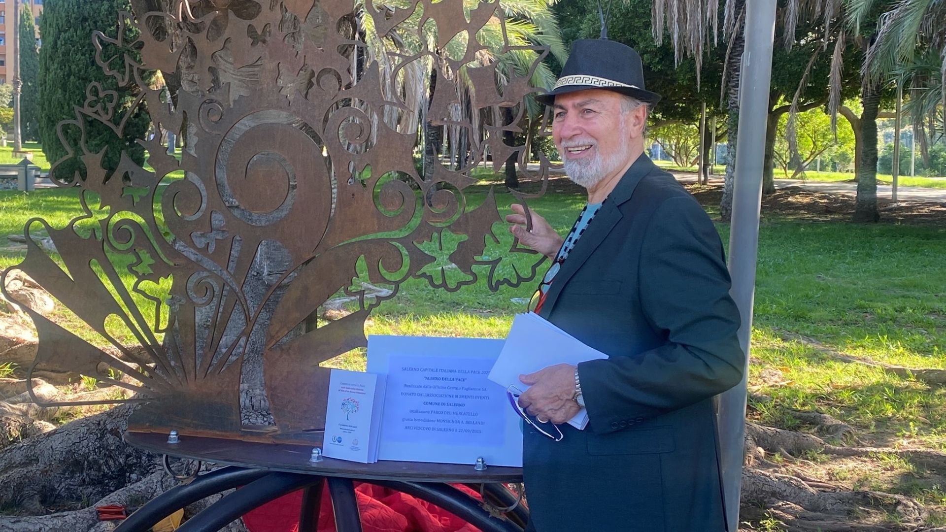 Salerno inaugura l’albero della pace al parco del Mercatello