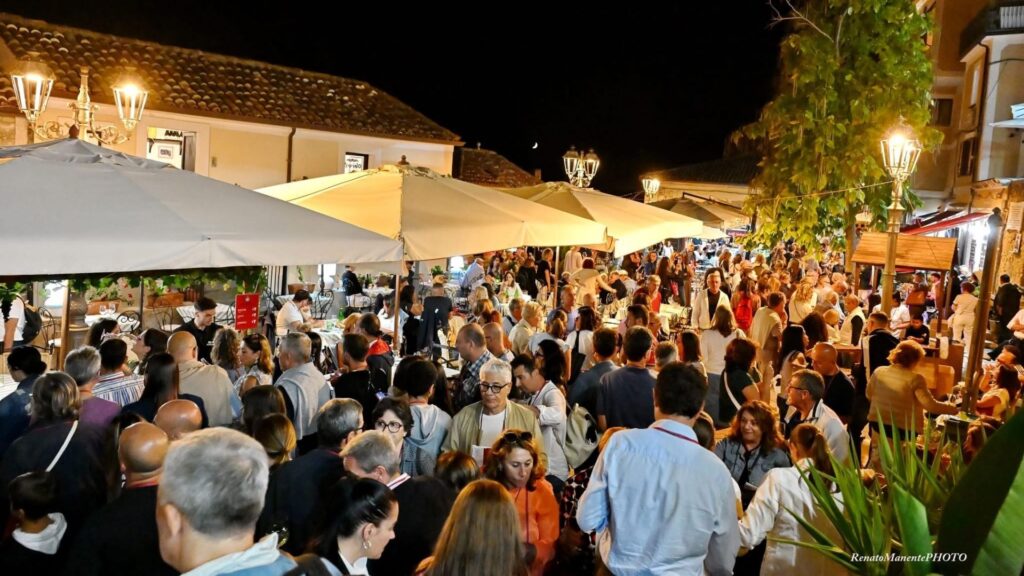 “Borgo diVino” conquista Castellabate: boom di presenze per la rassegna enogastronomica