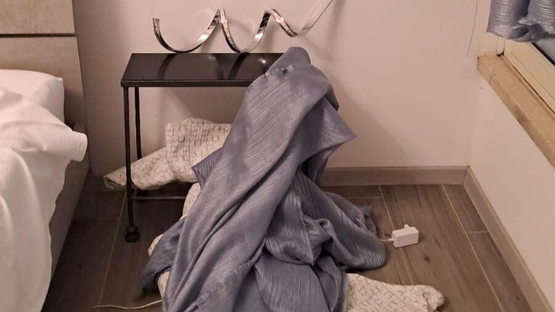 Camera devastata e conto non pagato: denunciata cliente cilentana di un B&B
