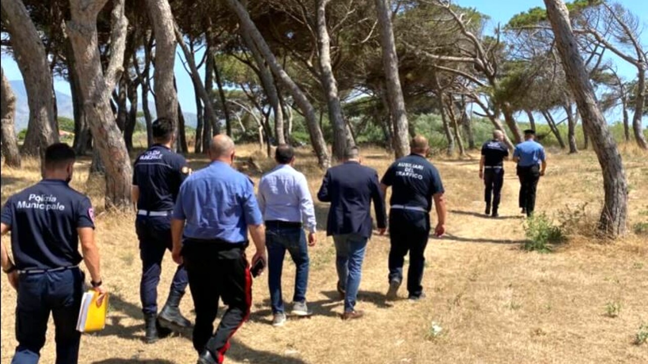 Capaccio Paestum, disabile vittima di presunti abusi in pineta: fermato un uomo