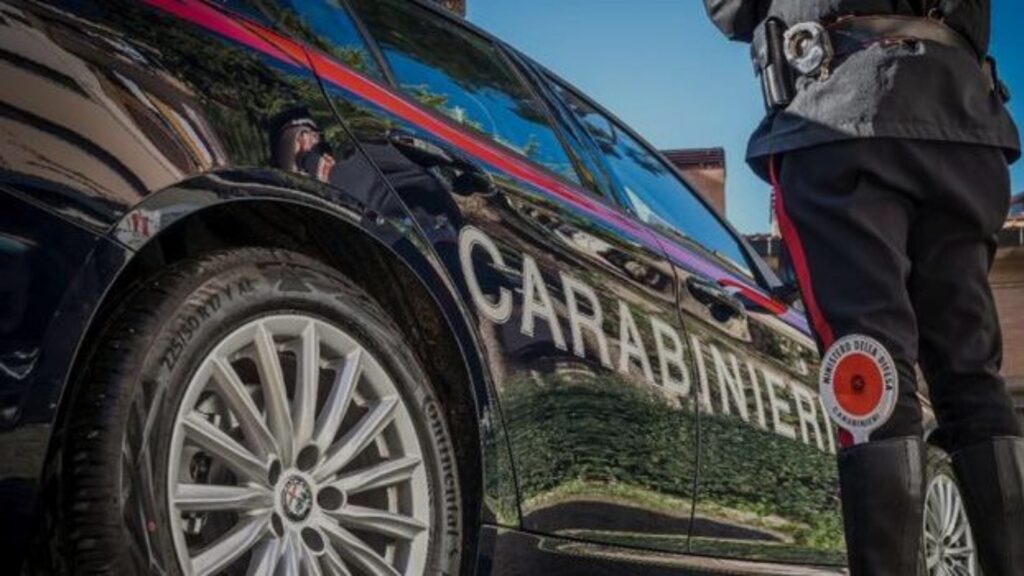 Vallo della Lucania, foto 70enne nudo con 13enne: colpo di scena nelle indagini