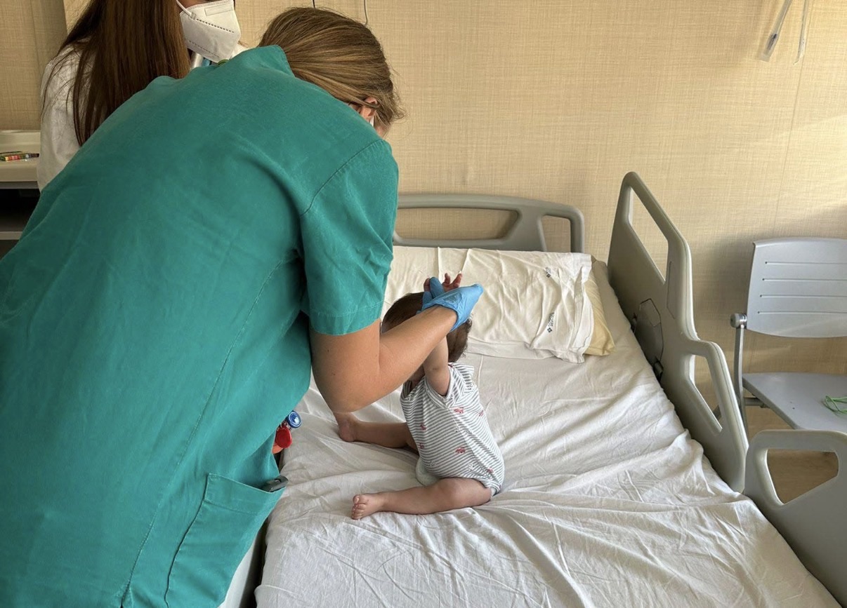 Zakaria, un anno e appena sette chili: dal dramma di Gaza alle cure del Santobono