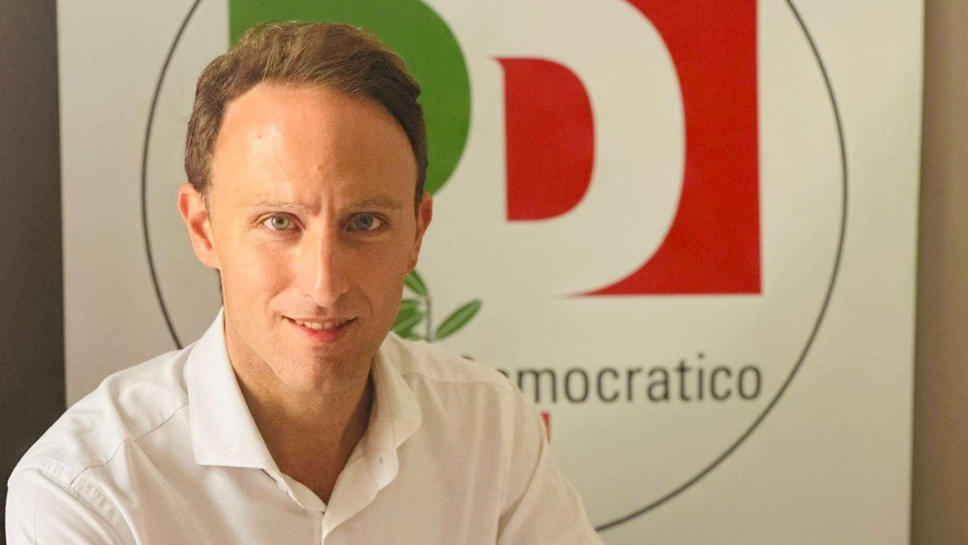 Piero De Luca deposita le firme per la candidatura alla segreteria regionale del PD Campania