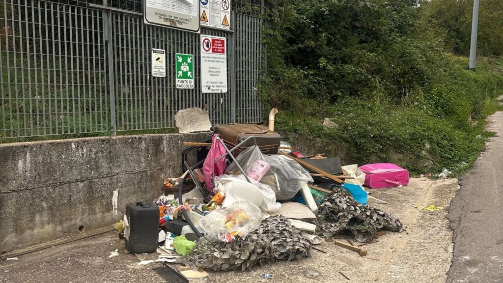 Rifiuti abbandonati lungo il fiume Tanagro: intervengono le Guardie agroforestali