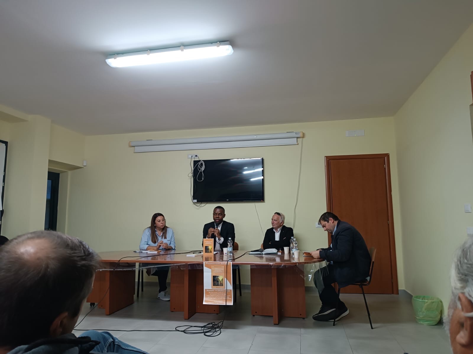 «Dall’ombra alla luce»: don Egide Mongumu Mokana presenta il libro sugli abusi nella Chiesa