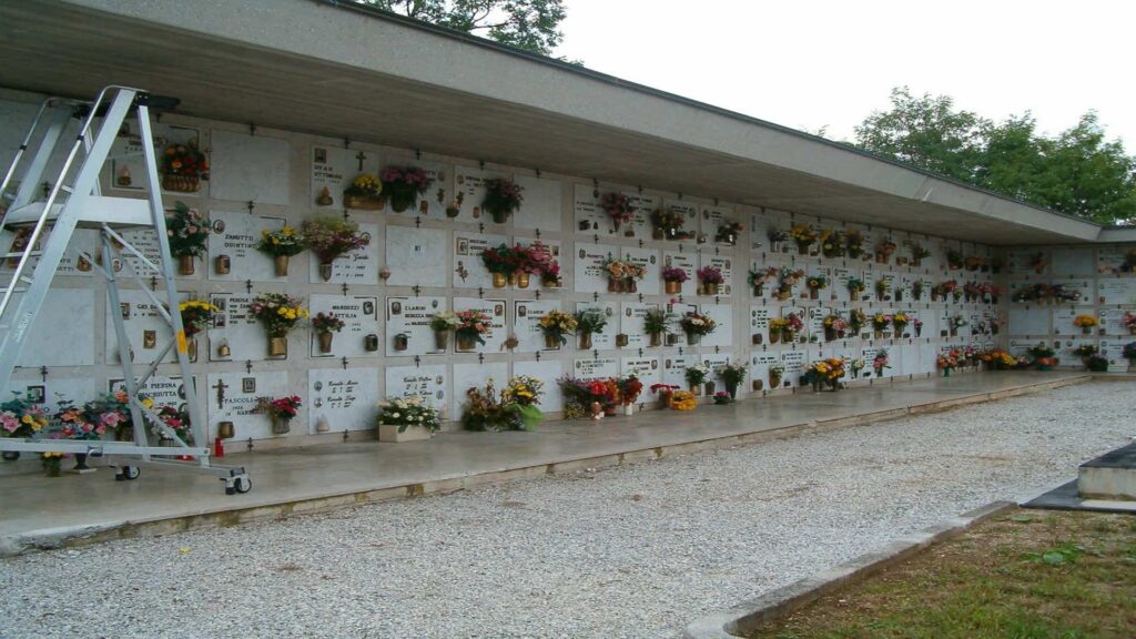 Appalti per il cimitero: confermate le condanne per due ex amministratori