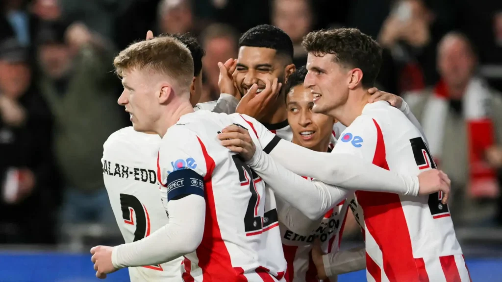 Champions League, notte da incubo per il Napoli a Eindhoven: PSV travolgente, finisce 6-2