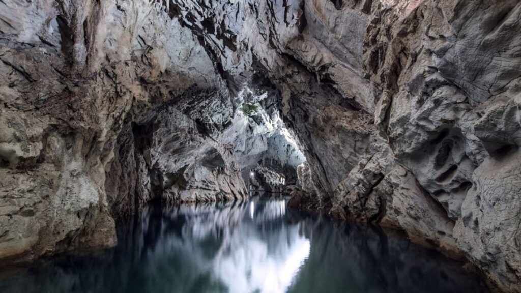Turismo, crescono le presenze alle grotte di Pertosa Auletta e ai musei Mida: +18%