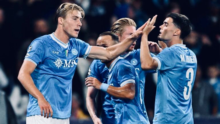 Champions, il Napoli batte lo Sporting Lisbona: 2-1 al Maradona. Tre arresti