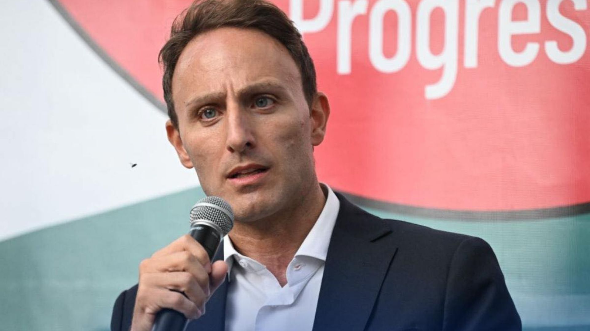 Piero De Luca: “Sosterremo con tutto il necessario le fasce fragili”. Apertura al reddito di cittadinanza regionale?