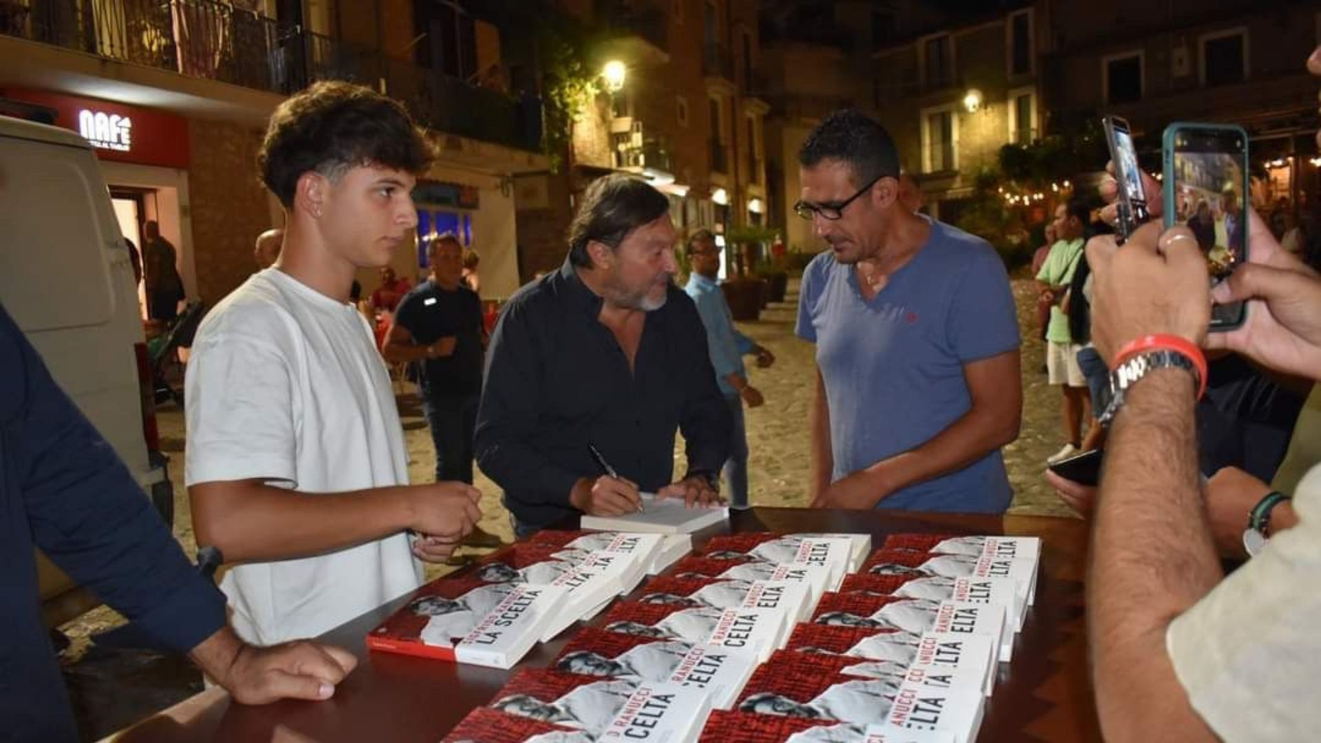 Ordigno contro l’auto di Sigfrido Ranucci a Pomezia: ad agosto era stato ospite del Liber Fest