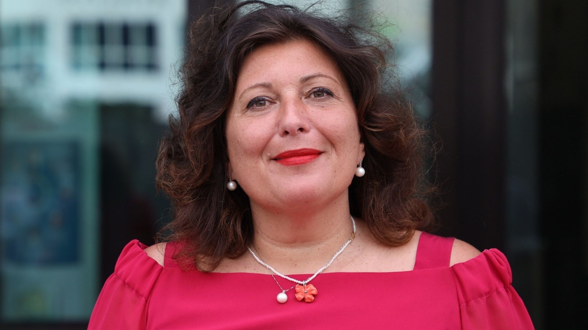Valeria Ciarambino pubblica l’Iban per sostenere la sua candidatura: è polemica sui social