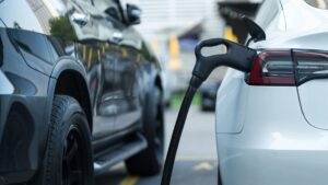 Ecomobilità urbana, perché in alcune città anche le auto elettriche pagano per entrare in centro