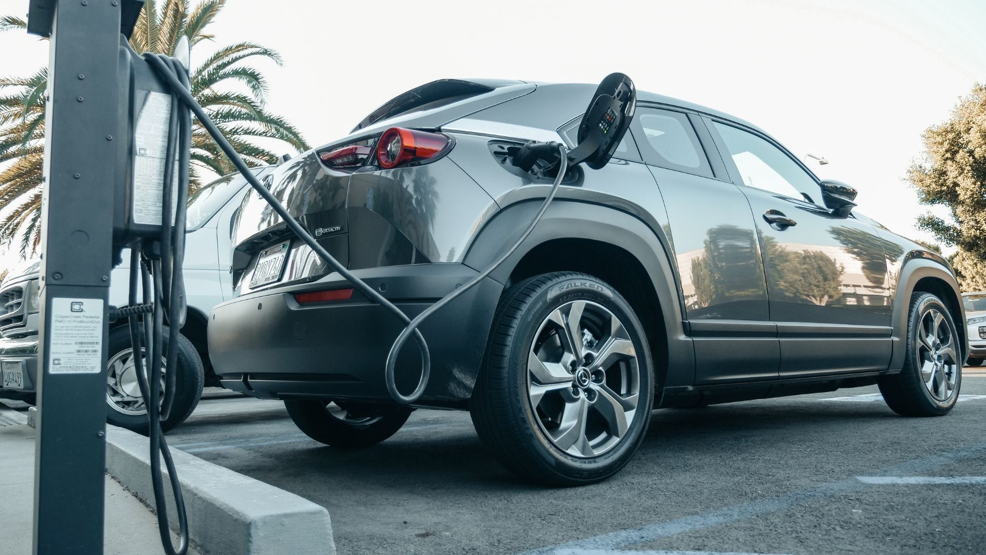 Bonus auto elettriche 2025: da oggi aperta la piattaforma per cittadini e microimprese