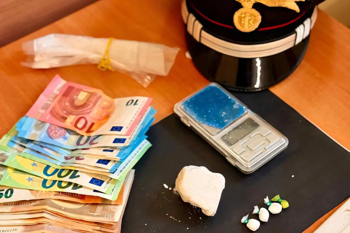 Si rifiuta di spacciare e denuncia la banda sui social: così scattano i 32 arresti nel salernitano