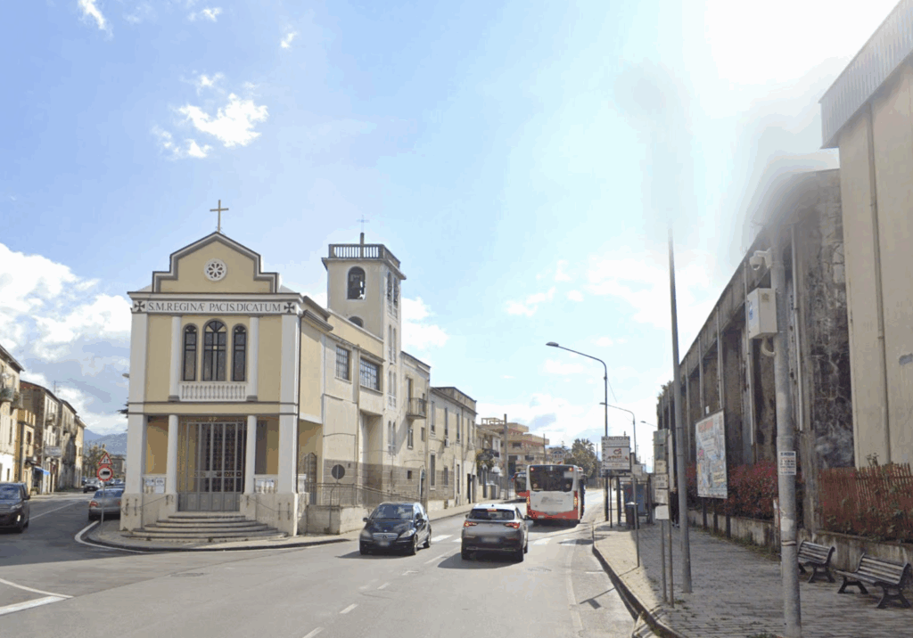 Spari tra un’auto e uno scooter a Fuorni: due uomini si costituiscono dopo il derby