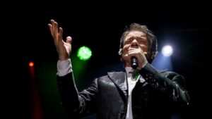 Avellino, terremoto durante il concerto di Massimo Ranieri: evacuato il Teatro Gesualdo