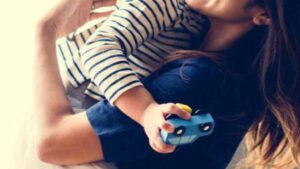 Bonus mamme da 40 euro al mese: le istruzioni dell’Inps e le scadenze per la domanda