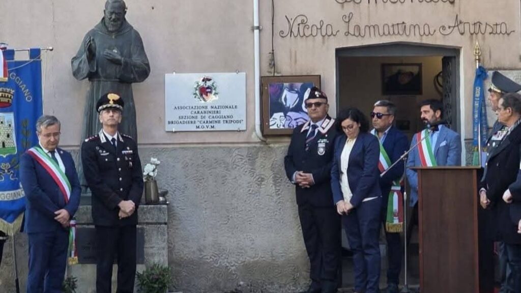 Inaugurazione e intitolazione della sezione A.N.C. di Caggiano al brigadiere Carmine Tripodi