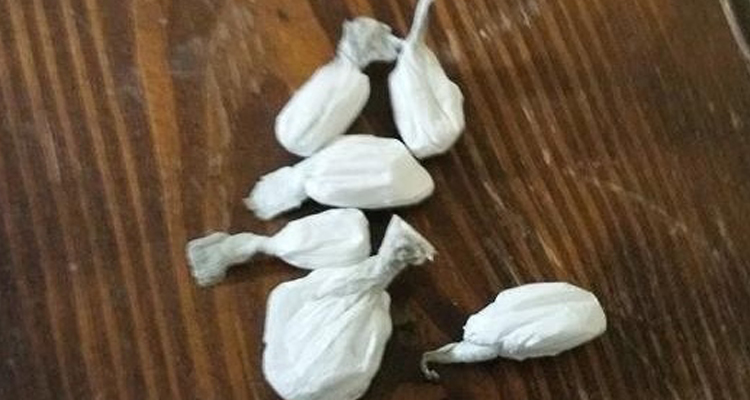 Ospedale Salerno, droga nascosta in una videocassetta: scatta l’inchiesta interna