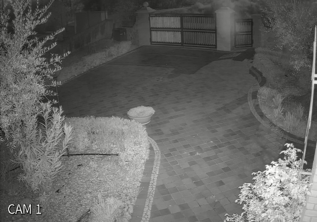 Paura a Palinuro: ladri tentano di entrare in casa, giovane visto sul balcone nella notte
