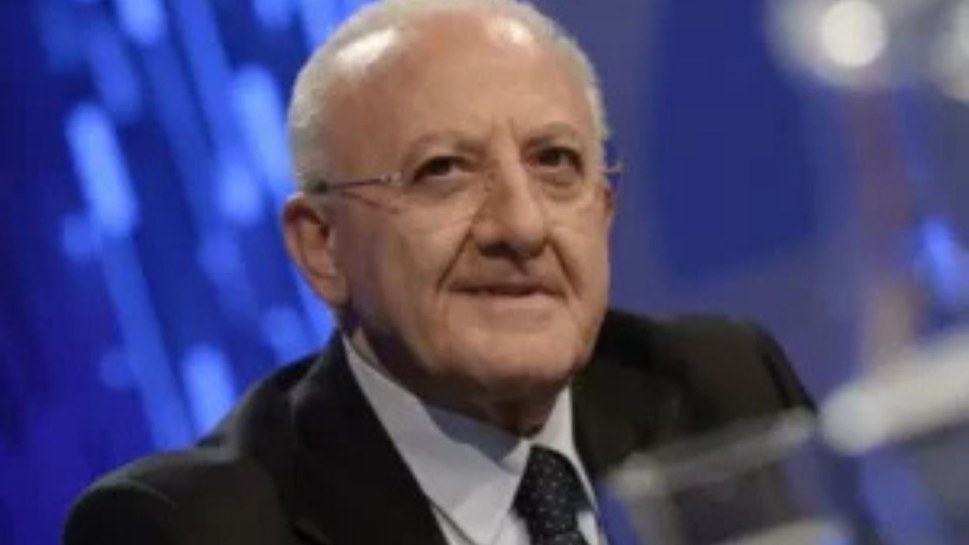 De Luca ironico sulla candidatura di Cirielli: «Sono commosso»