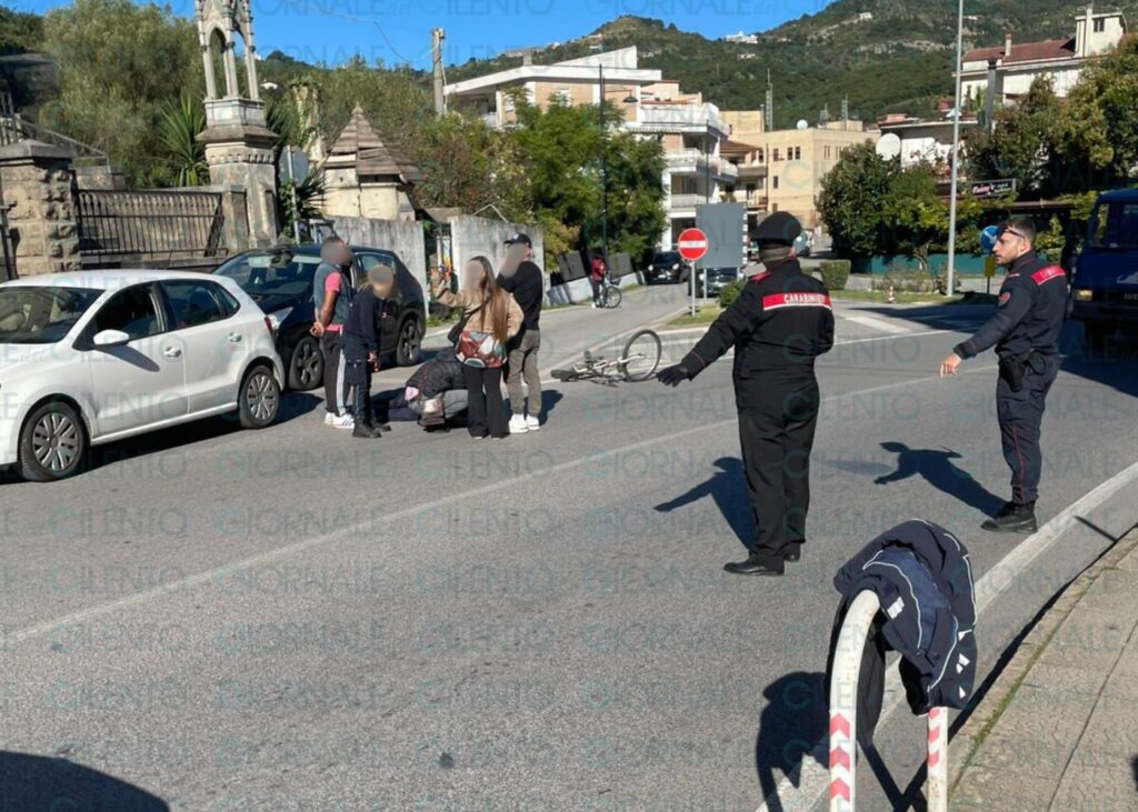 Sapri, ciclista investito all’incrocio tra via Kennedy e via Verdi: indagini in corso