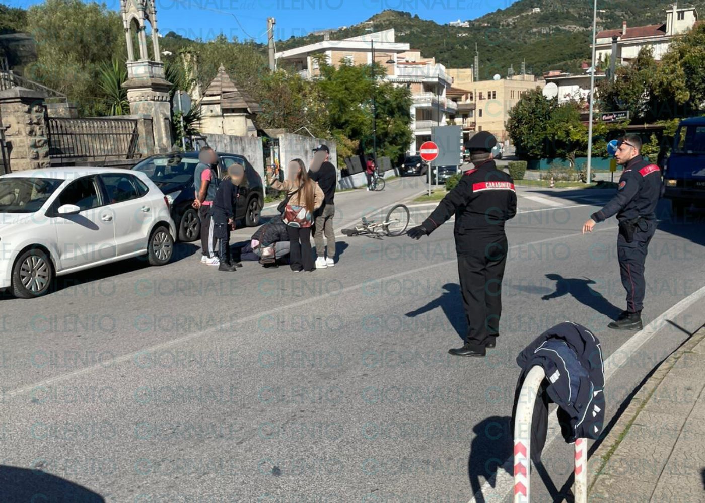 Sapri, ciclista investito all’incrocio tra via Kennedy e via Verdi: indagini in corso