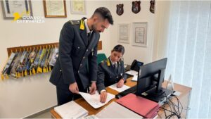 Frode fiscale da 11 milioni di euro, sequestri per 4,6 milioni nel Salernitano: in 7 nei guai