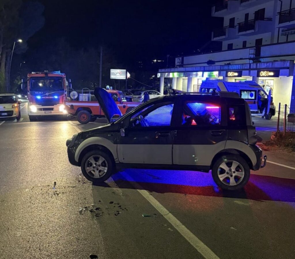 Scontro tra due auto a Vallo della Lucania, ferito un anziano