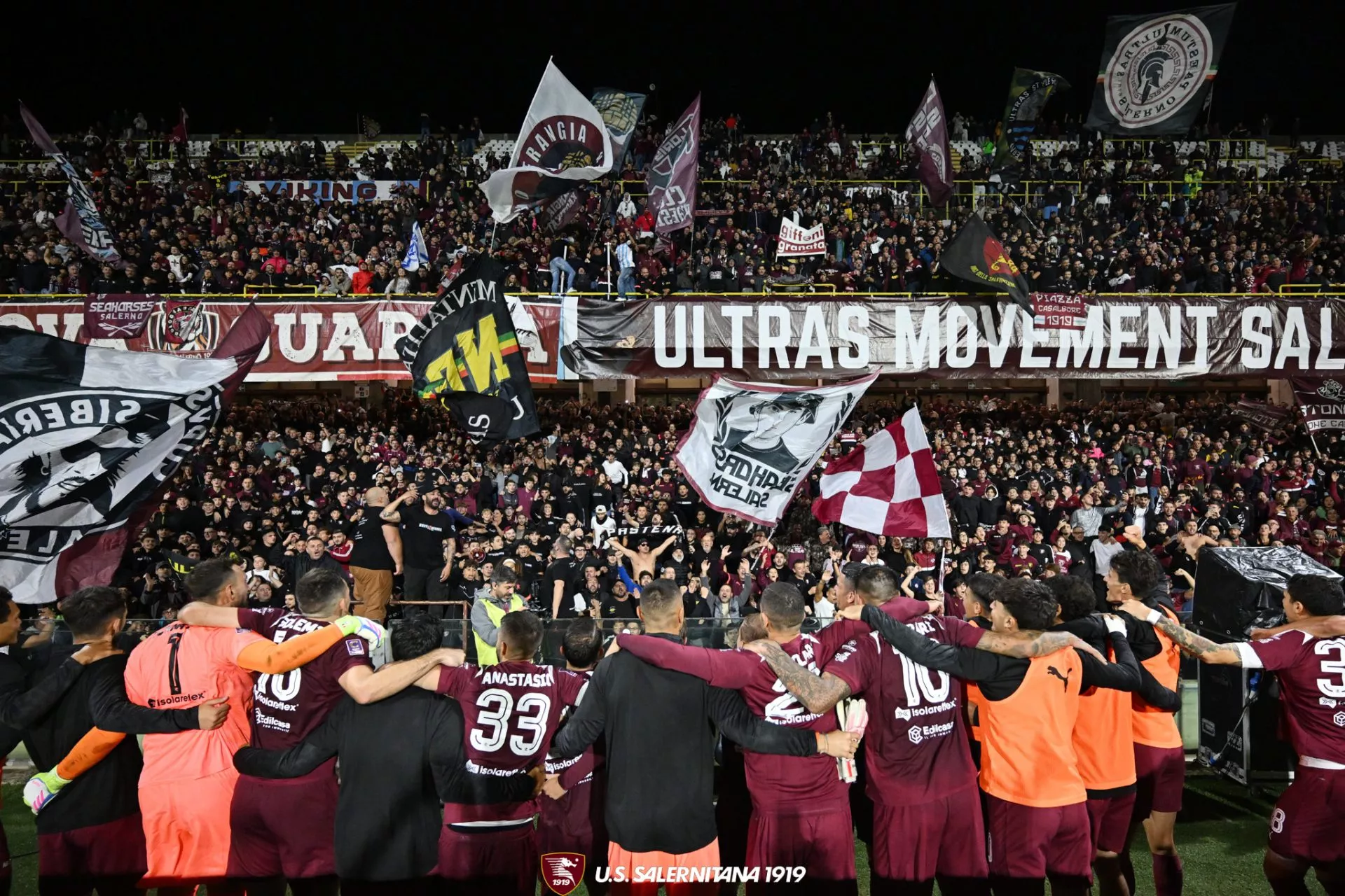 Salernitana-Crotone, l’Arechi torna a riempirsi: attesi oltre 10mila spettatori per la sfida del lunedì
