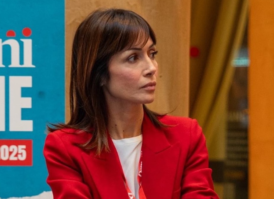 Orfani di femminicidi, proposta di legge Carfagna per istituire registro nazionale. Ferolla e Fondazione Le Stelle di Marisa in prima linea