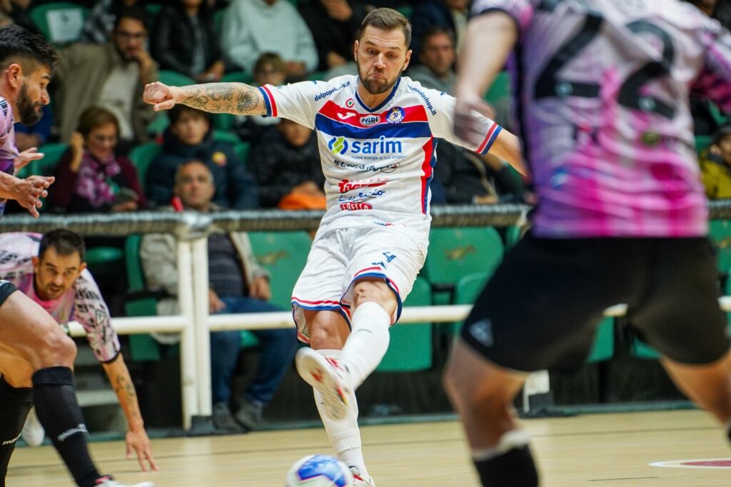 La Feldi Eboli vola in Sicilia con il vento in poppa dopo la vittoria pirotecnica per 4-7 a Mantova