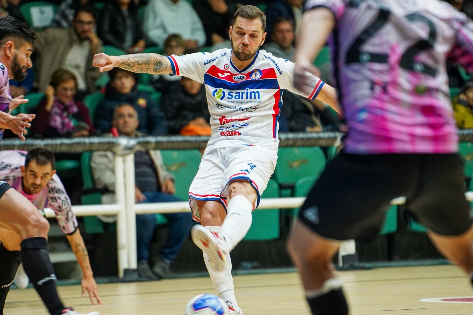 La Feldi Eboli vola in Sicilia con il vento in poppa dopo la vittoria pirotecnica per 4-7 a Mantova