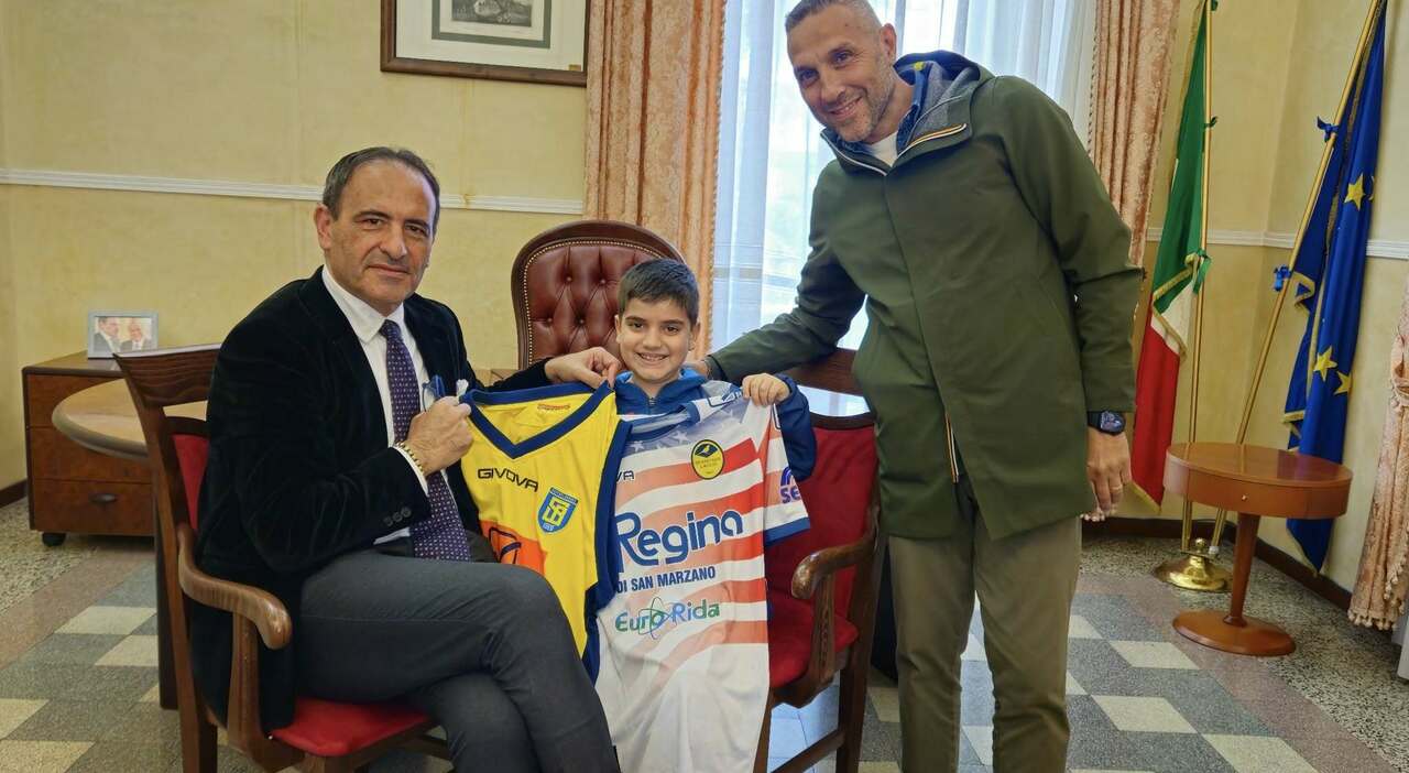 Scafati, torna a casa il piccolo Ciro: accolto in Comune dopo l’aggressione di settembre