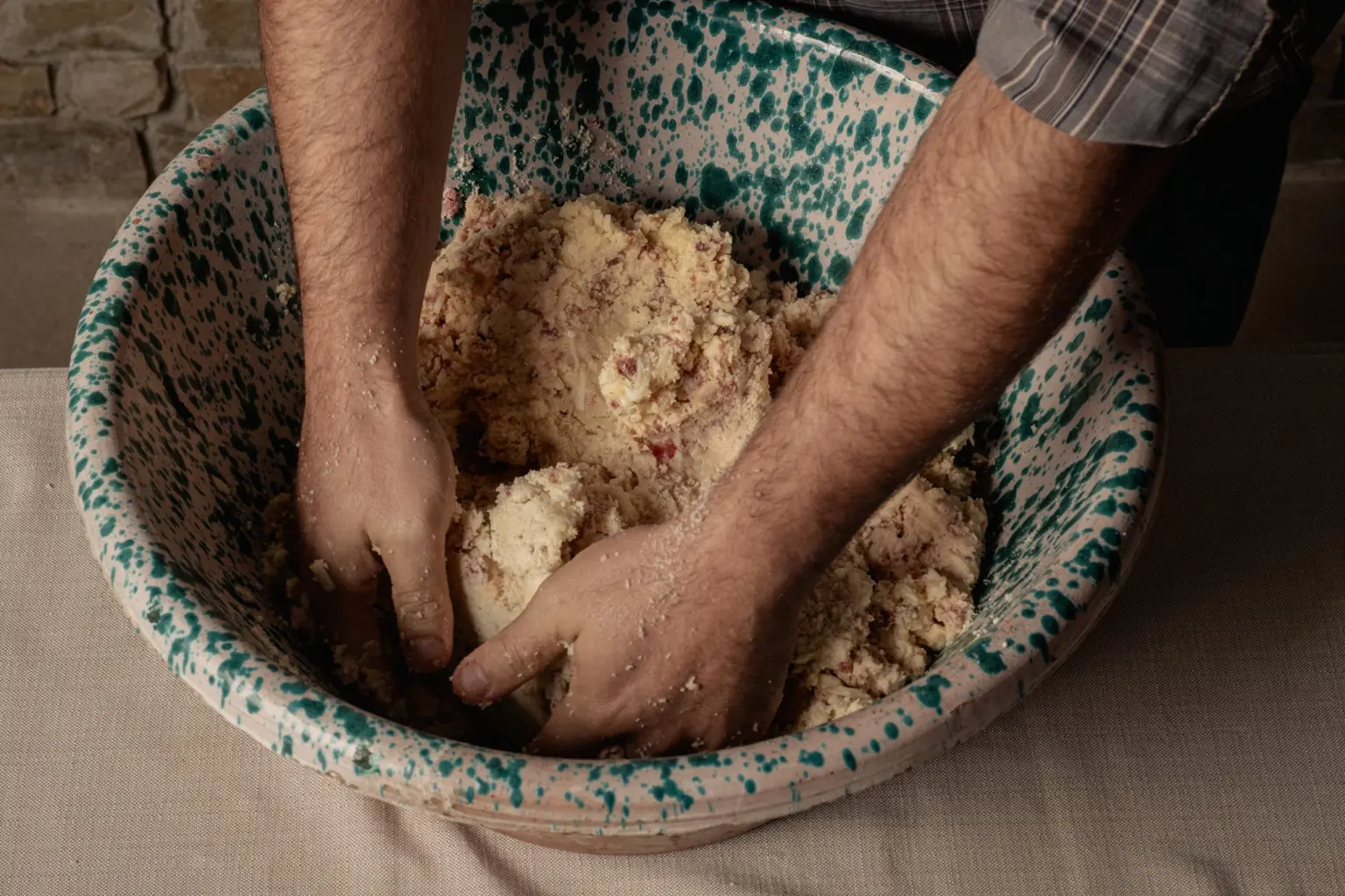Il Gambero Rosso celebra il pasticcio caggianese: «Una ricetta familiare nata in uno dei borghi più belli d’Italia»