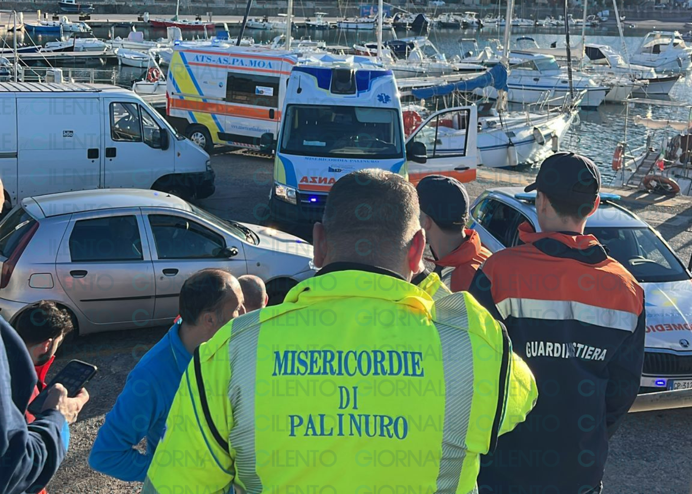 Pisciotta, affonda una barca: tre persone in ipotermia